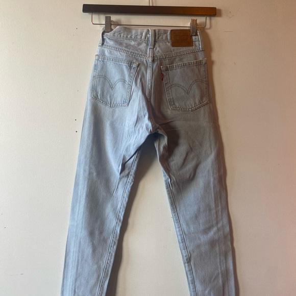 levi’s wedgie size 23 light wash jeans - Picture 3 of 6
